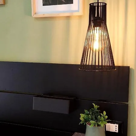 Freistehendes Zwei-zimmer-haus Apartment *