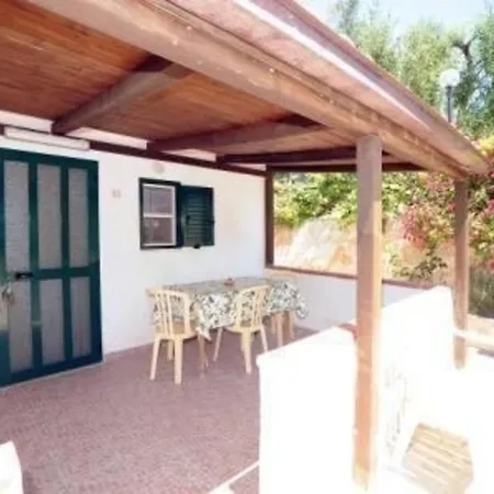 Freistehendes Zwei-zimmer-haus * Peschici