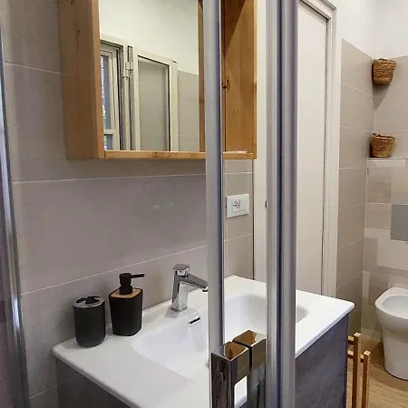 Freistehendes Zwei-zimmer-haus Apartment *